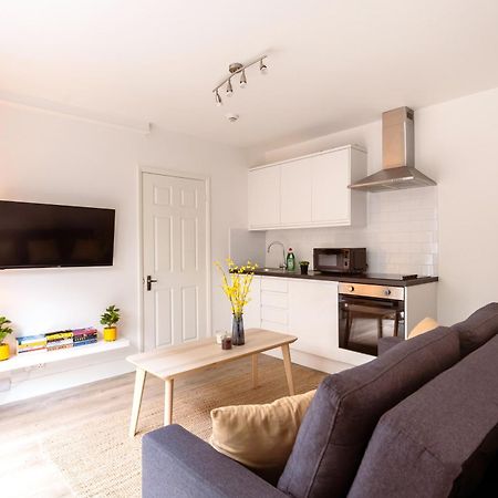 Appartement Guildford Town Centre With Parking Extérieur photo