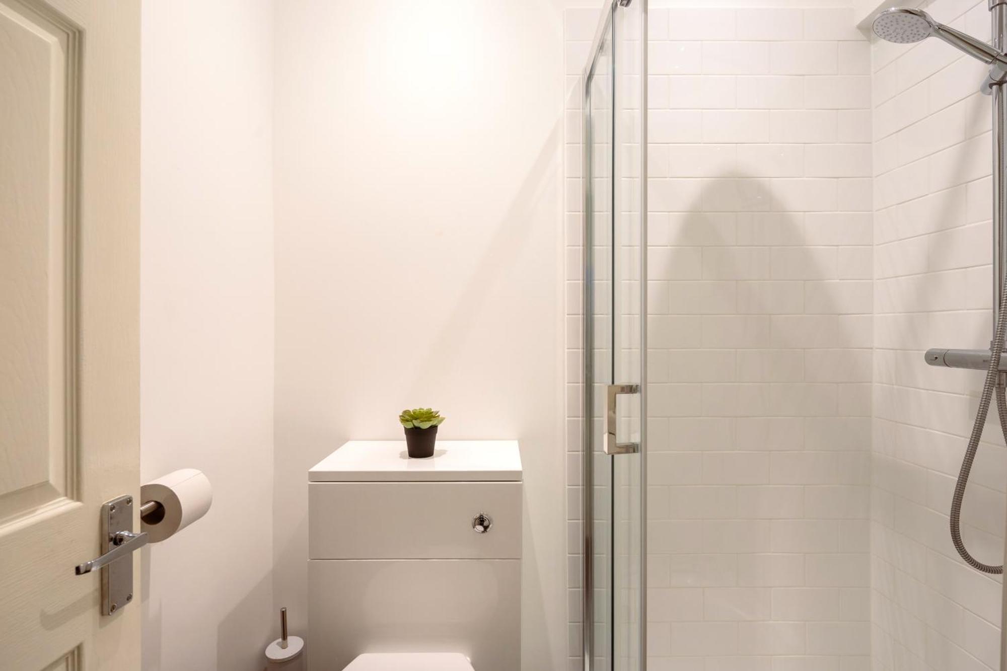 Appartement Guildford Town Centre With Parking Extérieur photo
